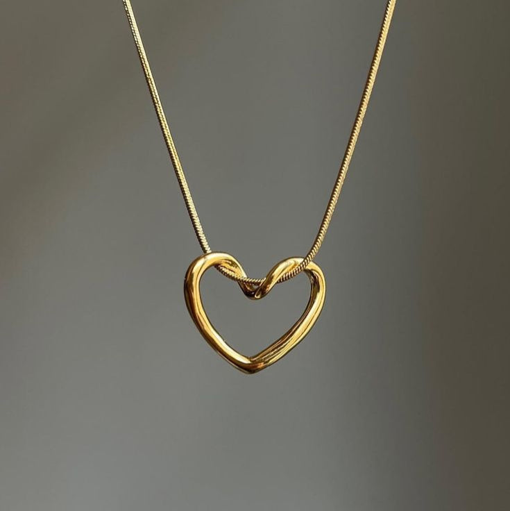 Elegant Heart Necklace Pendant – Timeless Romantic Jewelry for Women & Girls ❤️✨
