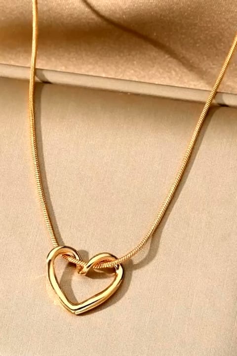 Elegant Heart Necklace Pendant – Timeless Romantic Jewelry for Women & Girls ❤️✨