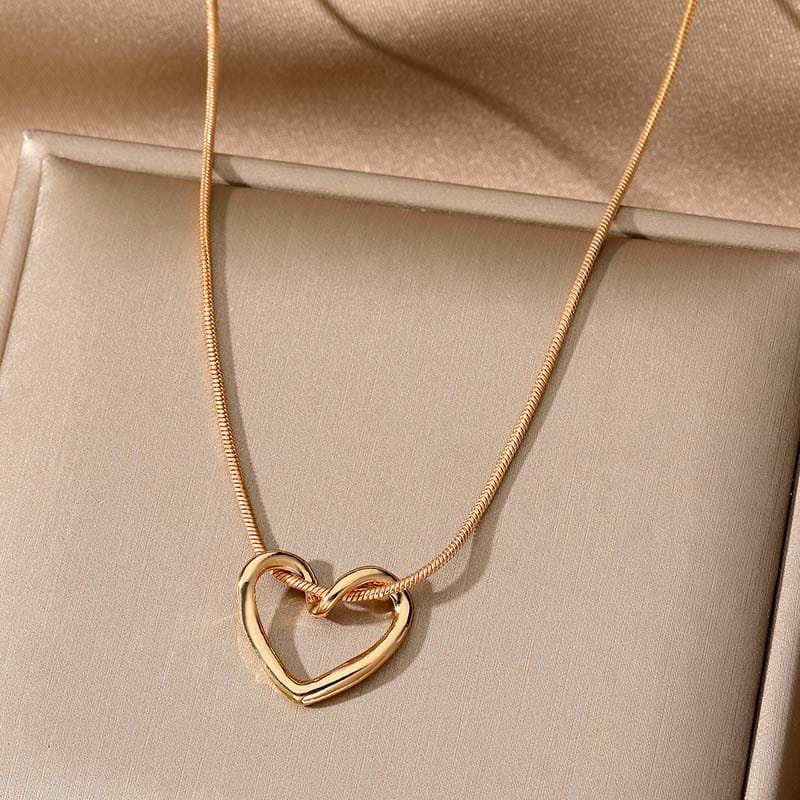 Elegant Heart Necklace Pendant – Timeless Romantic Jewelry for Women & Girls ❤️✨